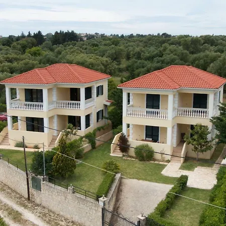 Liza's Villas Case de vacanță *