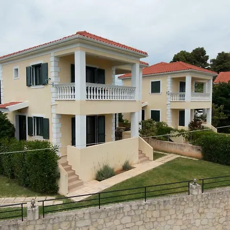 Case de vacanță Liza's Villas Pesádha